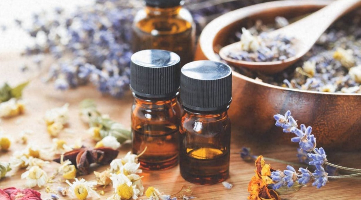 Some Best Scents For Creating A Romantic Atmosphere